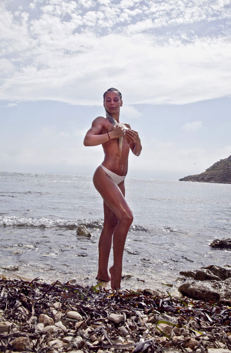 Miss Univers la culturism, izolată la domiciliu în Italia de aproape o săptămână