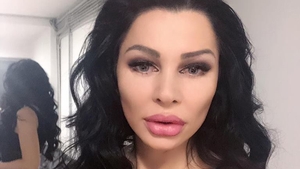 Brigitte Năstase, în culmea fericirii după ce a primit un buchet imens de trandafiri! Vedeta i-a şocat pe fani: “Nu sunt de la Ilie“