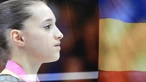 Incendiar! Gimnasta Larisa Iordache este indragostita. Imagini cu fericitul norocos...
