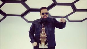 Adevărul din spatele artistului Florin Salam: "Nu am timp să învăț cine sunt" + "Am vrut de multe ori să renunț la ce fac cel mai bine, dar ..."