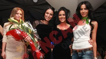 Adelina, sarbatorita cu sampanie si artificii pe podium