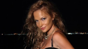 Andreea Antonescu, cu buzele "incordate" pe net! Ipostaza in care nu ai mai vazut-o de mult timp pe cantareata