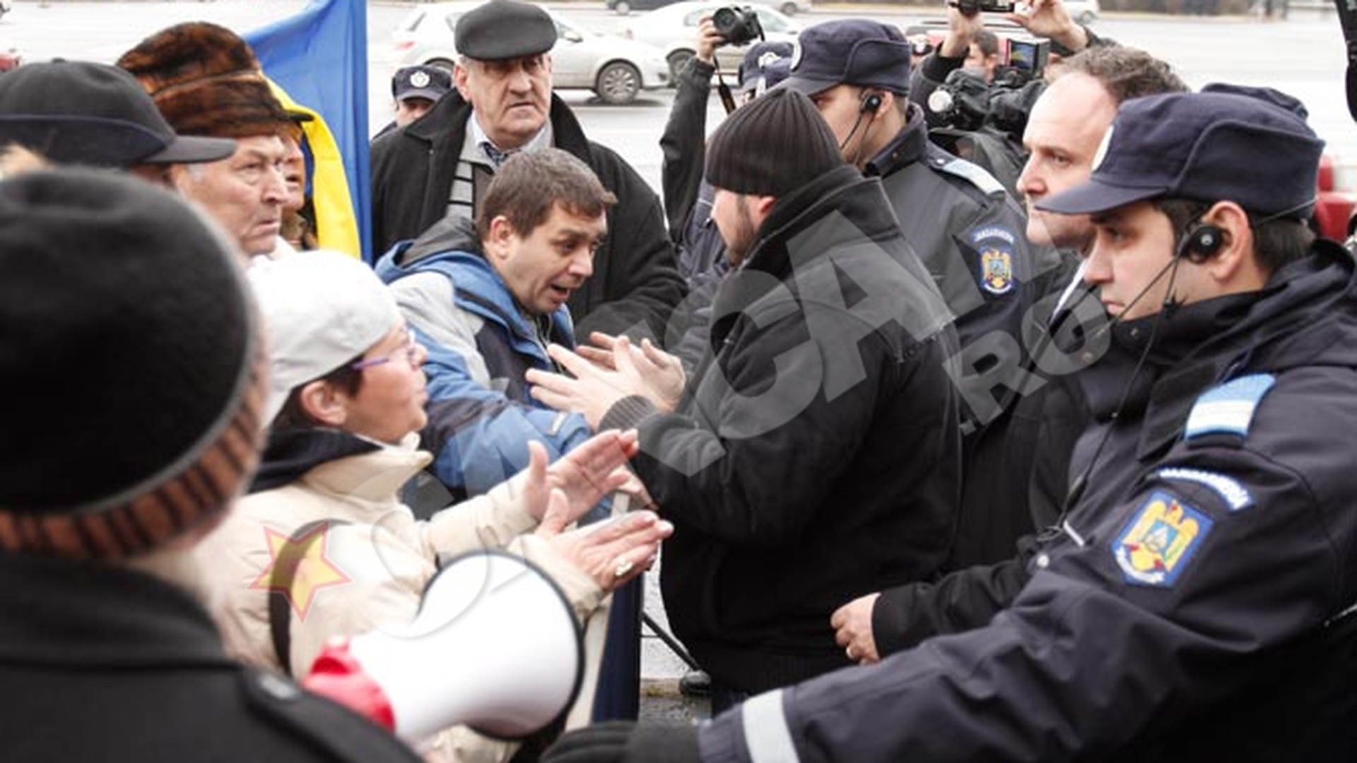 Revolutionarii s-au plans in fata guvernului: "Trebuie sa mananc, sa tin copii la scoala si sa platesc ratele la banca! Din ce?"