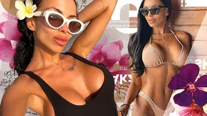 Antonia e mămică și se poartă chic!  Bruneta asta e super-hot și o recunoaște orice bărbat!