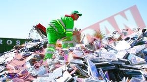 Aproape 170.000 de CD-uri si DVD-uri au ajuns la gunoi