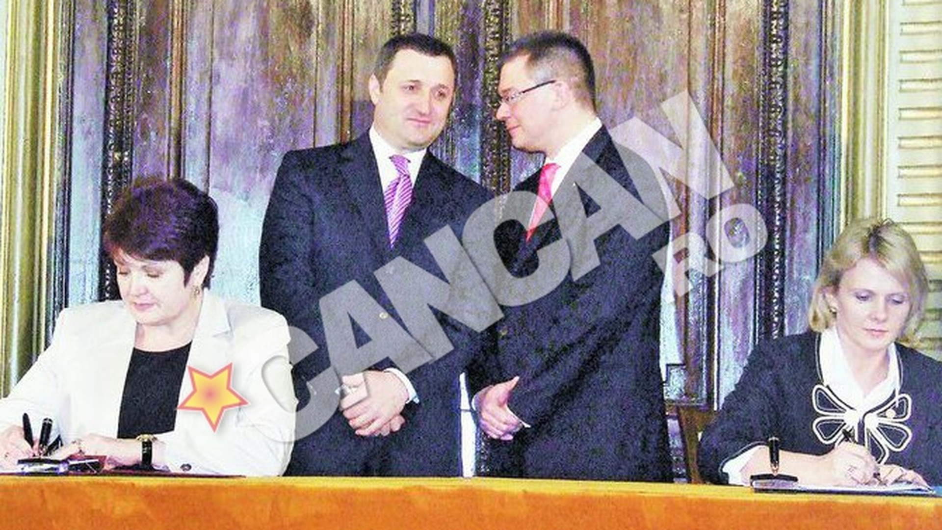 Intalnire emotionanta la Iasi intre premierul Romaniei si cel al Republicii Moldova, fosti colegi de facultate. S-au revazut dupa 20 de ani
