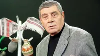 Mitică Popescu, ultimul romantic al ţării într-o misiune aproape imposibilă. S-a „luptat“ cu o uşă pentru a da un buchet de flori