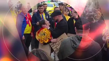 Cerere inedită în căsătorie. Un român și-a cerut iubita de soție chiar la Istanbul, înaintea meciului Turcia-România