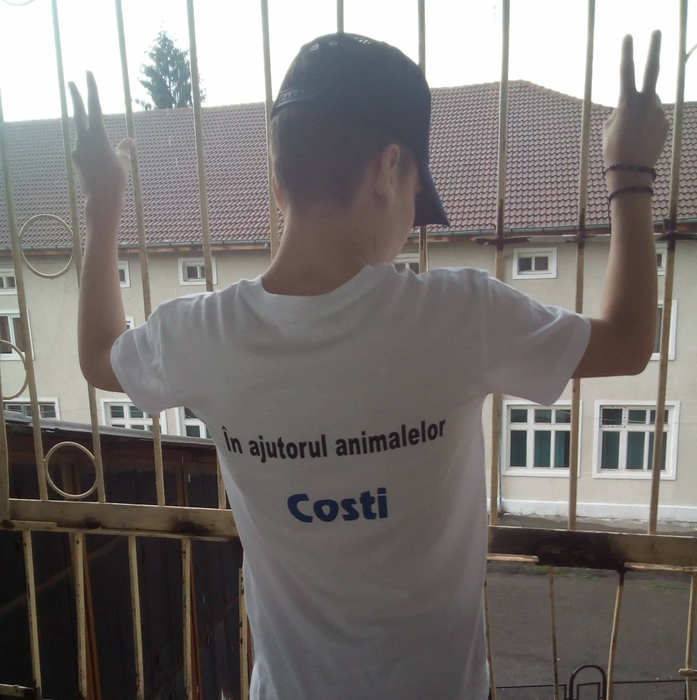 Costi s-a implicat în multe acțiuni de salvare a animalelor