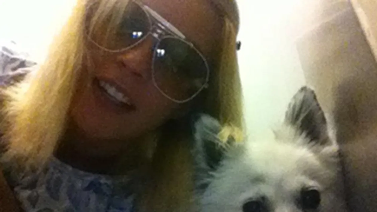 Diana Dumitrescu si-a dat intalnire in Herastrau cu cei 10.000 de prieteni de pe Facebook! Au venit doar 5!