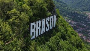 Taxă pentru turiștii care vizitează Brașovul! Cât vor trebui să scoată din buzunar cei care își petrec vacanța la munte