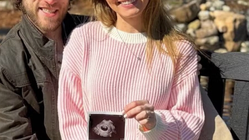 Val de reacții pe internet după ce o influenceriță a întrerupt sarcina! Ce diagnostic avea fătul