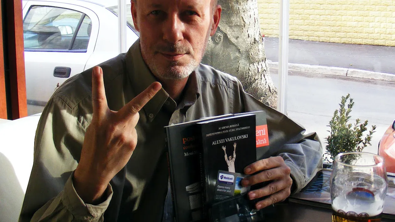 ANDREI GHEORGHE a răbufnit dur la adresa medicului de la Iaşi, care anunţase că nu-i va trata pe protestatarii din Piaţa Victoriei! O ţaţă electrocutată!