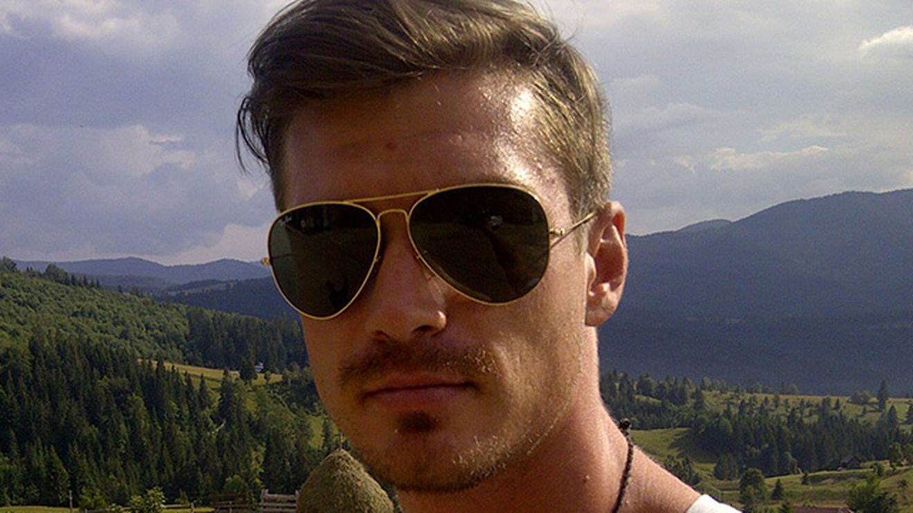 De cand a terminat emisiunea Burlacul, Bogdan Vladau o tine numai in petreceri! Iata ce face pentru a se simti bine in club