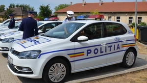 Un bărbat din Maramureș este căutat de poliție, după ce a încercat să arunce un lichid în căruciorul unei fetițe