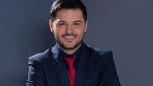 CARMEN HARRA: "Relaţia lor nu rezistă!"  LIVIU VÂRCIU şi iubita însărcinată îşi vor spune "Adio"! 