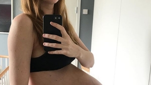 Femeia care a șocat pe toată lumea cu burta ei de gravidă a născut tripleți!