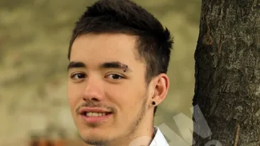 VIDEO Adrian Tutu a compus o piesa pentru fanii lui de pe Facebook