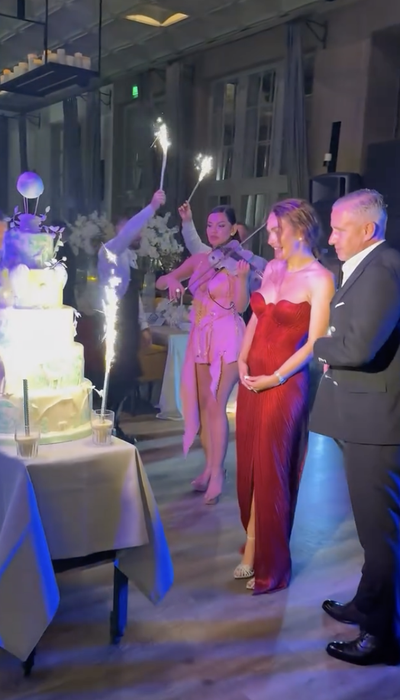 Corina Caciuc, apariție de senzație la botezul celui mic! Cât costă rochia pe care a purtat-o