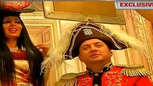 La televizor arunca cu bani falsi, dar se lauda ca are sute de milioane in seifurile din palat. Adevarul despre bunastarea lui Leo