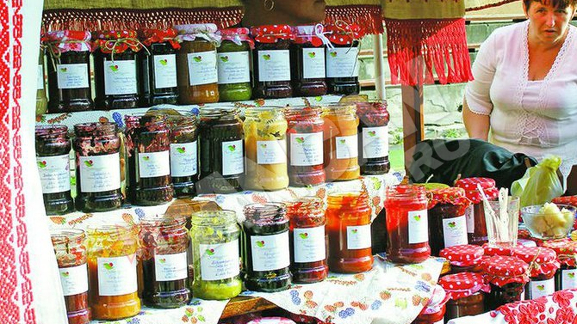 Conserve inedite din "fructe" secuiesti! Gemuri din gogonele si ceapa rosie