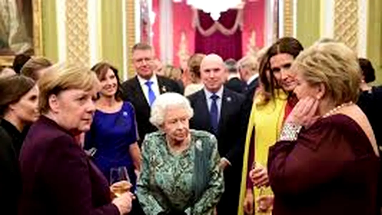 Imagini inedite cu ținuta Primei Doamne a României la recepția de la Palatul Buckingham