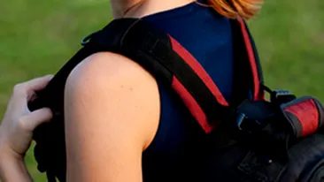 O adolescenta a ajuns la spital, dupa ce mai multi elevi au fost agresati de bodyguarzi in curtea unui liceu din Capitala!