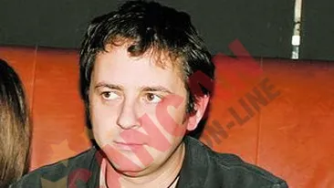 Patronul de la Club Kristal, caftit de bodyguarzi