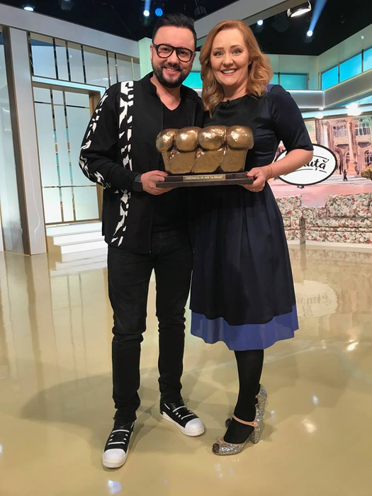 Elena Lasconi, mărturii sfâșietoare despre primul mariaj: “Aș fi divorțat a doua zi”. Ce îi facea primul soț vedetei de la Pro TV