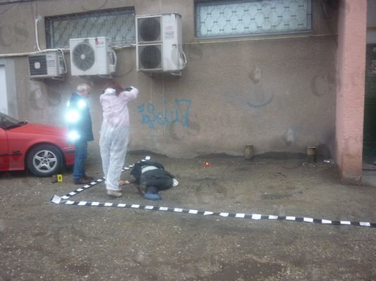 O studentă din Iaşi s-a aruncat de la etaj. Tocmai se despărţise de iubit
