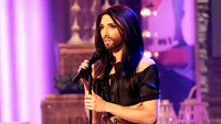 Fara barba nu ar atrage deloc atentia! Cum arata Conchita Wurst in postura de barbat!