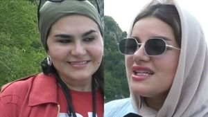 Zona din România care a fascinat două turiste străine în minivacanța de Sfânta Maria: „Ni s-a explicat istoria din spate”