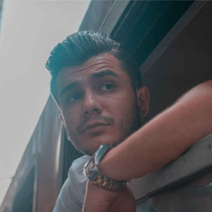 EXCLUSIV| Cu cine se iubește Vlad Drăgulin, aka Malone, din ”Băieți de oraș”! Avem primele imagini cu ei împreună