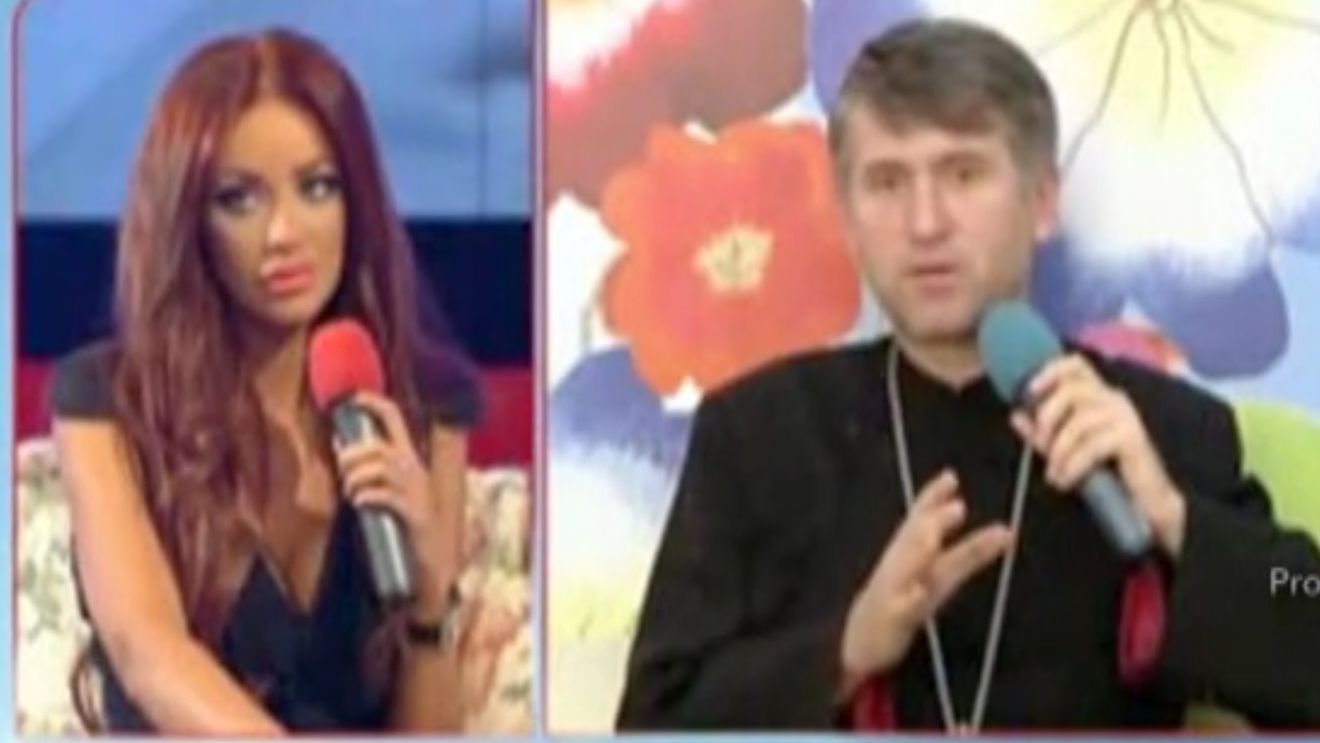 Replica dură a preotului CRISTIAN POMOHACI pentru... BIANCA DRĂGUŞANU! Nu s-a ferit, deşi era în public, şi i-a spus-o verde-n faţă! Cum a reacţionat vedeta: "Nu cred că..."