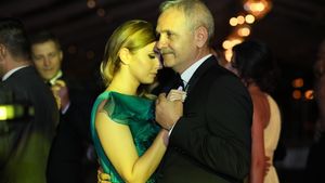 FOTO. Câte rochii a schimbat Irina Tănase, iubita lui Liviu Dragnea, în ziua nunții lui Valentin, fiul boss-ului PSD