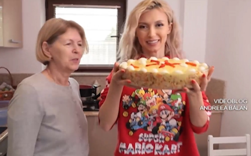 Andreea Balan a învatat să gătească de la mama ei