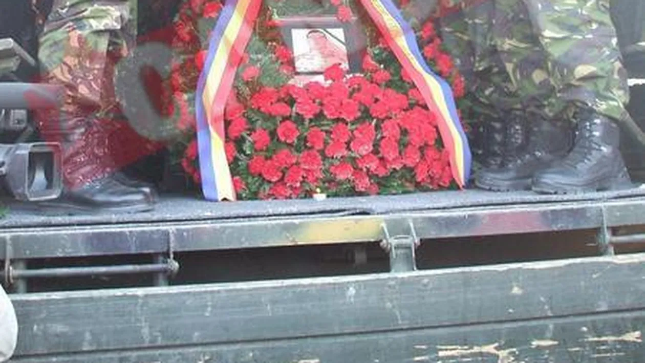 Trupul militarului ucis in Afganistan a fost adus acasa