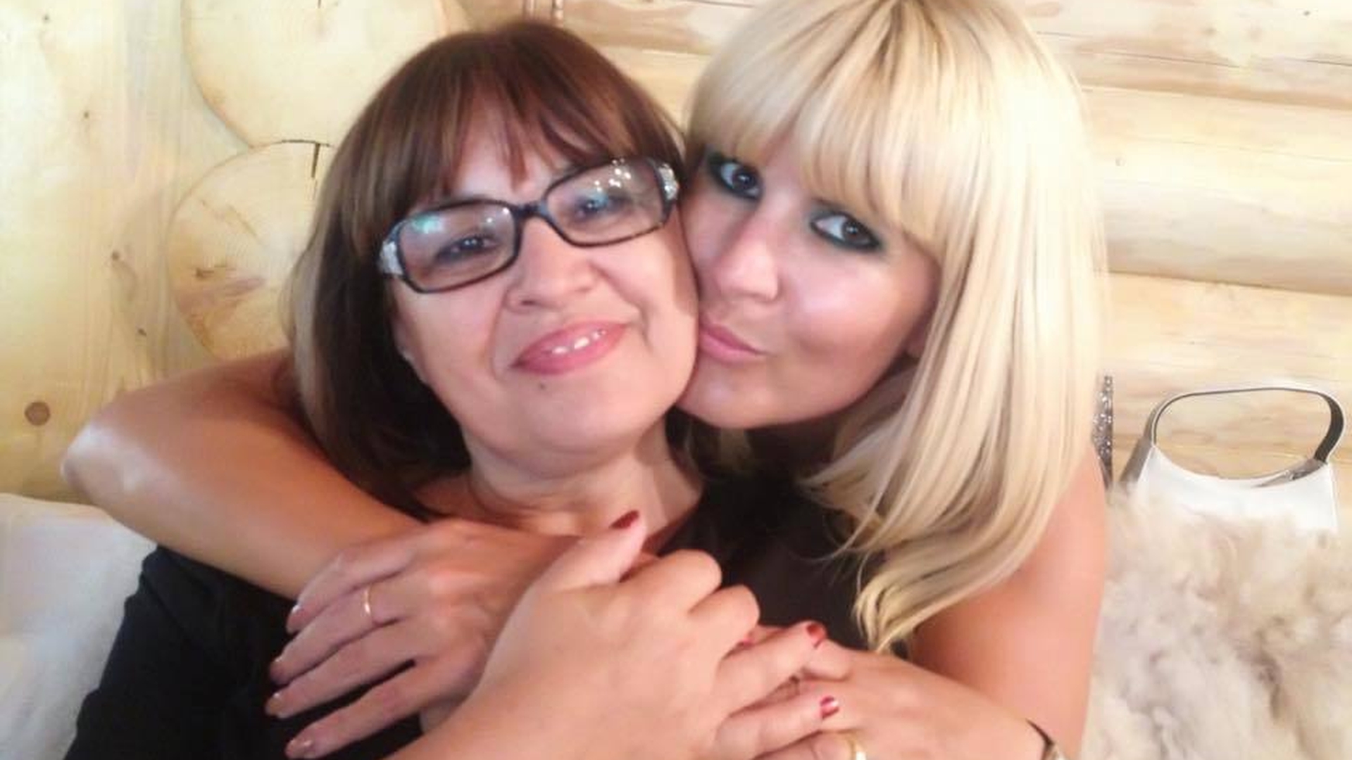 Elena Udrea, petrecere de ziua ei pe o plajă fierbinte! Mesajul transmis de fosta "blondă de la Cotroceni": "Un număr frumos..."