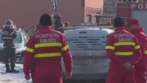 Manevra greşită a unei şoferiţe a dus la evacuarea unui supermarket din Ploieşti
