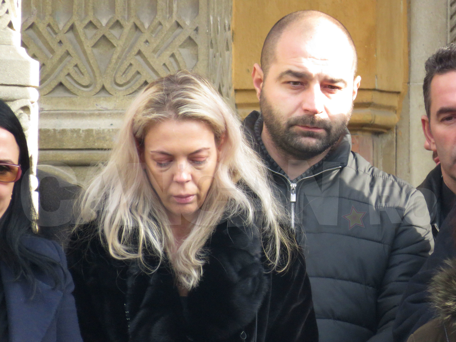 Familia extinsa l-a condus pe ultimul drum!  Miliardarul DAN ADAMESCU, inmormantat fara lacrimi!