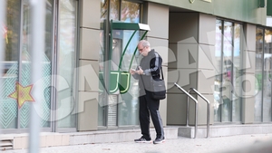 Cel mai medaliat antrenor din lume a primit o rasplata modesta din partea bancomatului