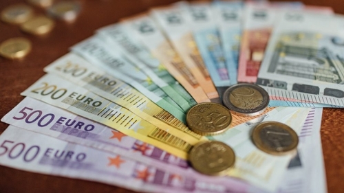 Curs valutar 3 iunie 2019. Surpriză: cât a ajuns să coste 1 EURO în prima zi a săptămânii