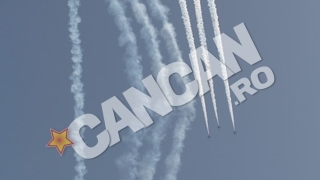 VIDEO Mitingul aviatic continua si astazi! Mii de bucuresteni asista la cel mare show aerian din Romania!