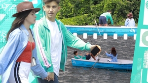 Cel mai tânăr milionar român & iubita lui celebră au eșuat cu barca pe lac, în mijlocul Bucureștiului!