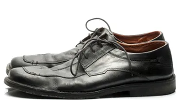 A vrut sa se sinucida pentru ca ii miroseau picioarele!