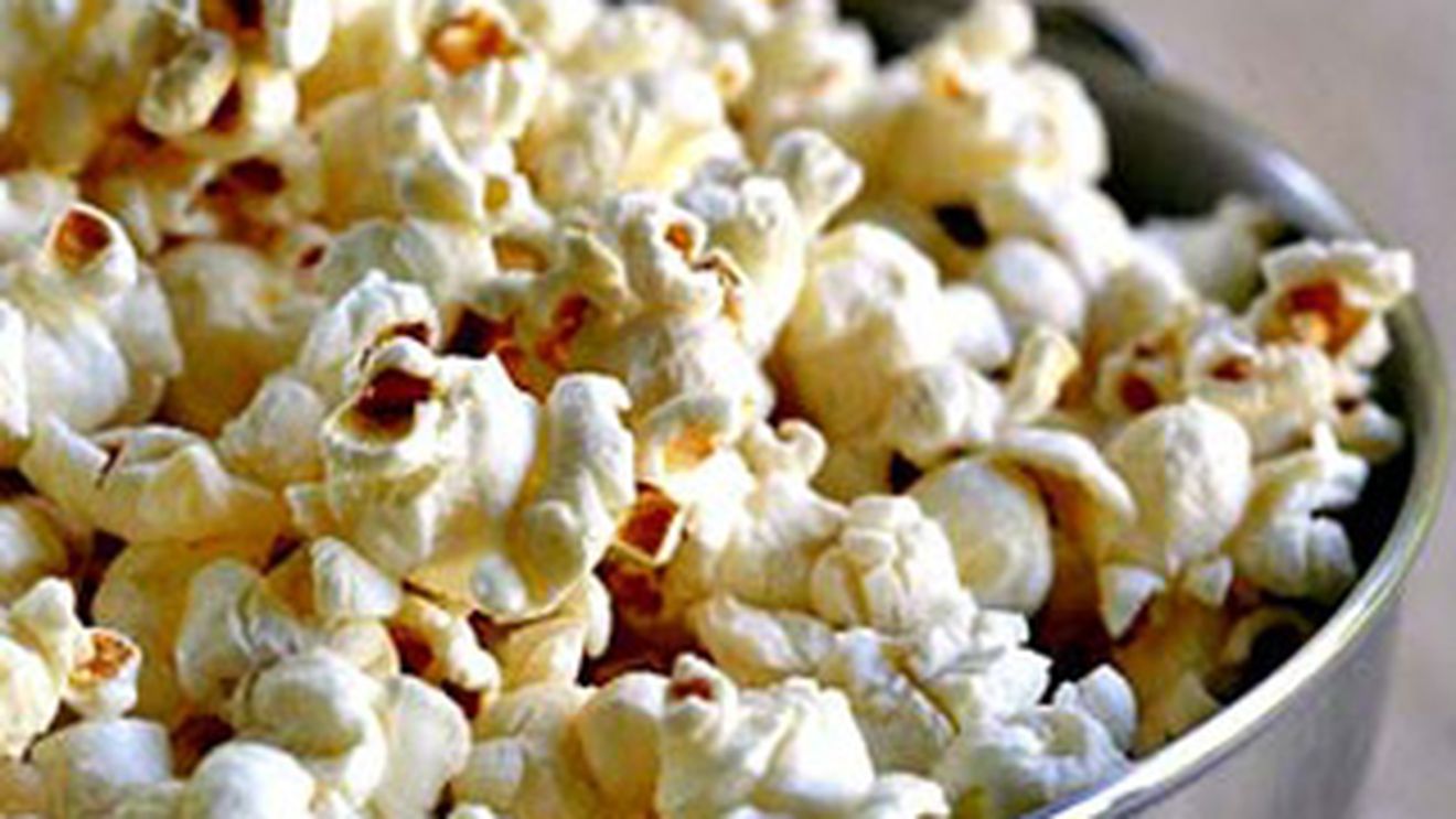 Un american cu o boala grava cauzata de un ingredient din popcorn, despagubit cu 7,2 mil. de dolari