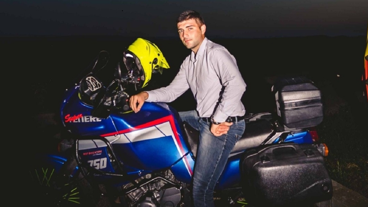 Mihai Lazăr, un motociclist de 26 de ani, a murit lovit de trăsnet. Tânărul s-a luptat o lună pentru viața sa