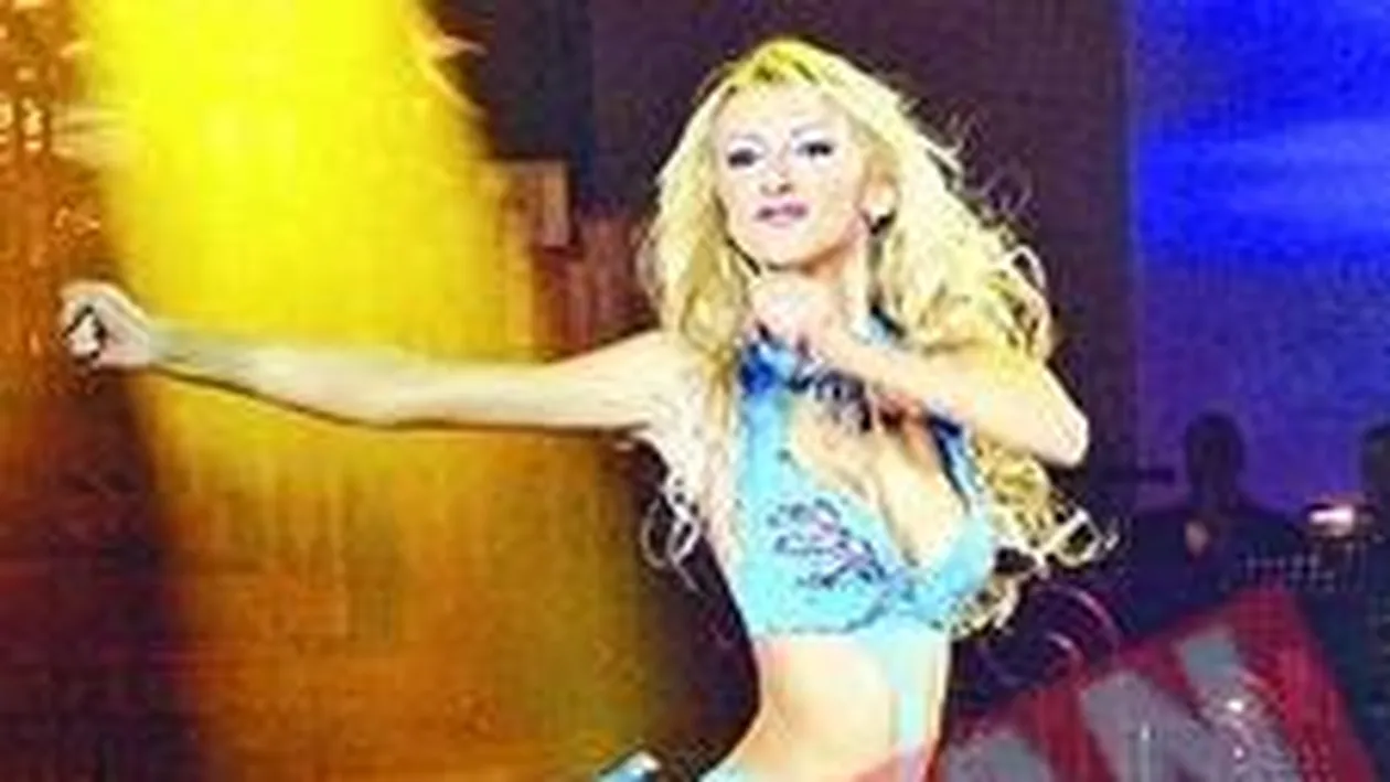 Andreea Balan s-a sarutat cu Bursuc, in culise