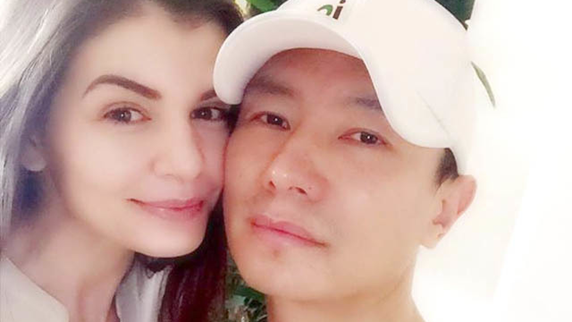 Monica Gabor şi Mr. Pink au început demersurile pentru venirea pe lume a gemenilor! Cei doi au ales deja numele bebeluşilor