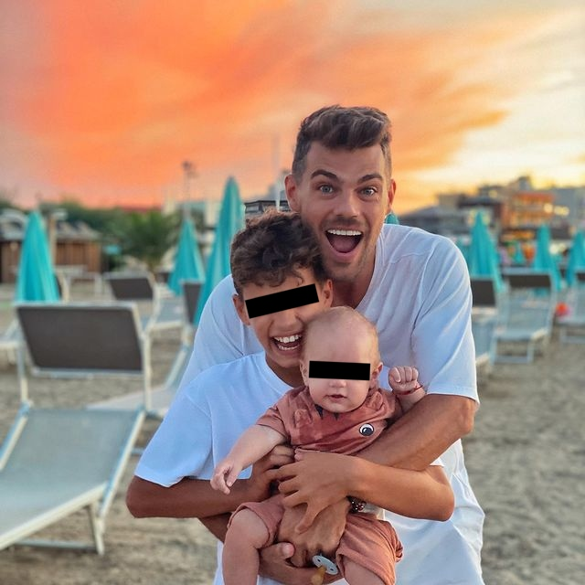 Ciprian Silași, vacanță împreună cu iubita și cei doi băieți.